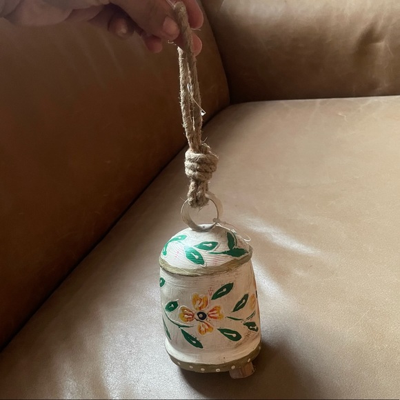 Hand painted bell 🔔 - Picture 3 of 8